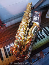 Load image into Gallery viewer, Saxophone Wall Light